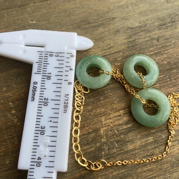 AVENTURINE TRIO PROSPERITY GOLD PENDANT NECKLACE - Picture 2 of 3
